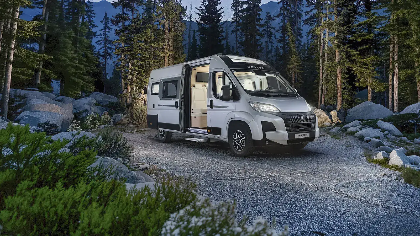 Rapido V64 Campervan – Innenraum mit Queensbett